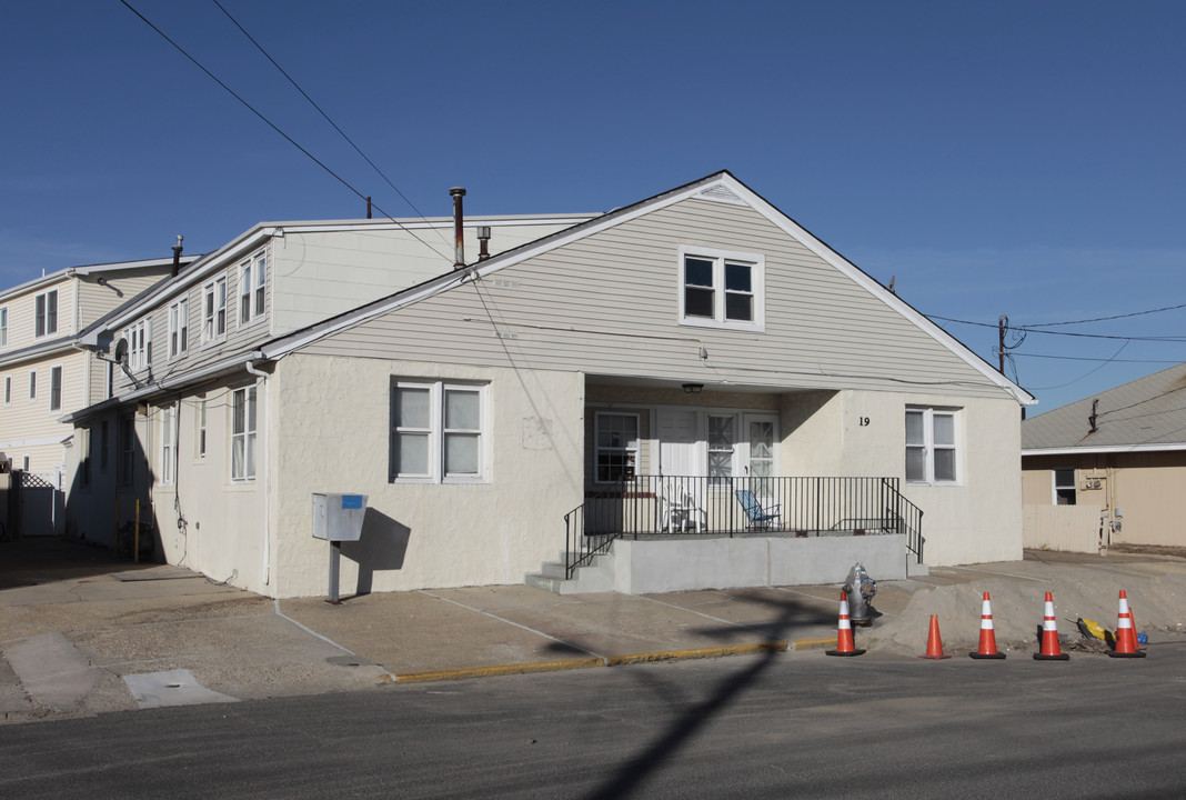 19 Ocean Ave in Point Pleasant Beach, NJ - Building Photo