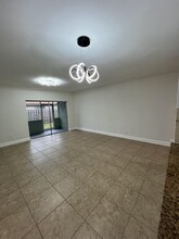 8618 Pluto Terrace in West Palm Beach, FL - Foto de edificio - Building Photo