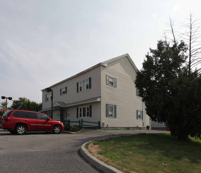 16 Main St in South Glens Falls, NY - Foto de edificio