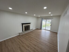 2811 N Harvard Ave in Arlington Heights, IL - Building Photo - Building Photo