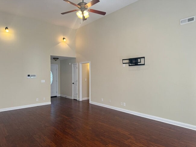 917 Excalibur Dr in Clarksville, TN - Foto de edificio - Building Photo