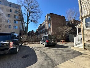 74 Gardner St in Boston, MA - Foto de edificio - Building Photo
