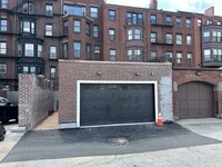 464 Beacon St, Unit Parking Garage in Boston, MA - Foto de edificio - Building Photo