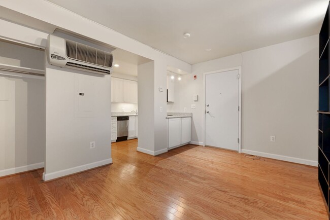 1314 Massachusetts Ave NW in Washington, DC - Building Photo - Building Photo