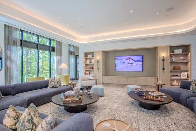 St. Albans Lofts in Raleigh, NC - Building Photo - Interior Photo