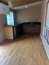 155 E 15th Ave, Unit Middle Unit in Escondido, CA - Building Photo - Building Photo