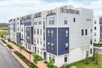 Kincora in Dulles, VA - Building Photo - Building Photo