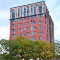 Windsor Manor in Wheeling, WV - Building Photo