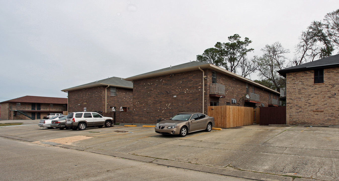 1005 Dimarco Dr in Marrero, LA - Building Photo