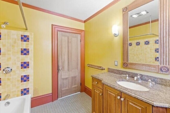 407 Main St in Medford, MA - Building Photo - Building Photo