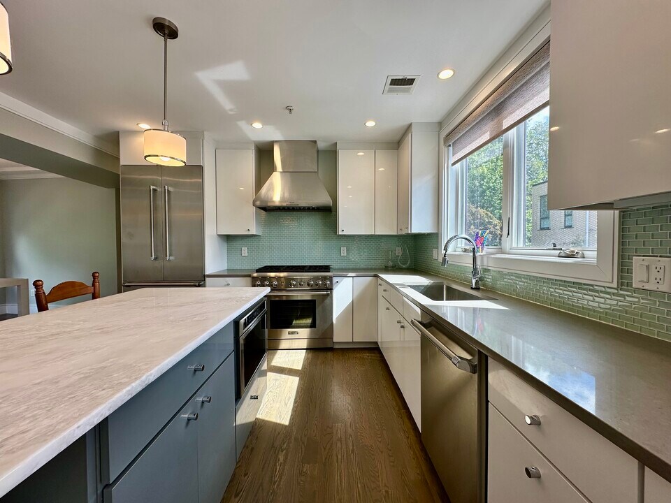 60 Cameron St, Unit 2 in Brookline, MA - Building Photo