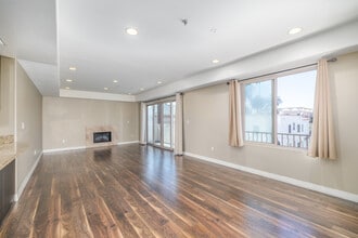 Holt Townhomes in Los Angeles, CA - Foto de edificio - Interior Photo