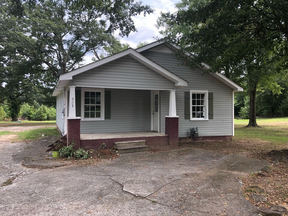 525 Burnett Ferry Rd SW in Rome, GA - Building Photo