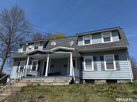 140 Hynes Ave in Groton, CT - Building Photo