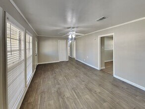 619 Lloyd Dr in Baytown, TX - Building Photo - Building Photo