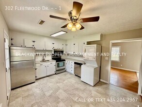 302 Fleetwood Dr in Lynchburg, VA - Building Photo - Building Photo