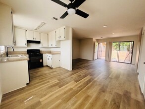 7502 9th St, Unit E in Buena Park, CA - Foto de edificio - Building Photo