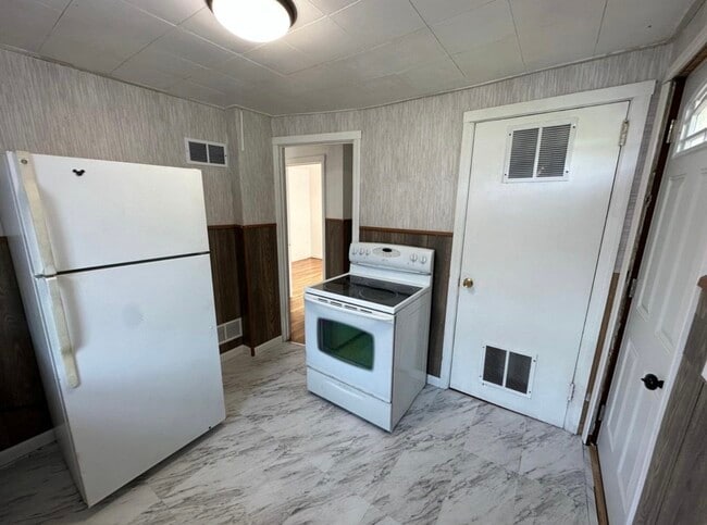 256 Broad St, Unit 2