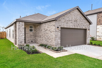 11889 Whirlaway Dr in Willis, TX - Foto de edificio - Building Photo