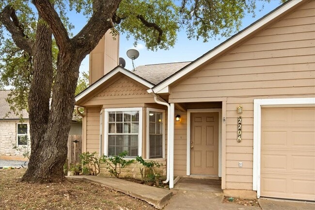 220 Sailmaster St in Lakeway, TX - Building Photo - Building Photo