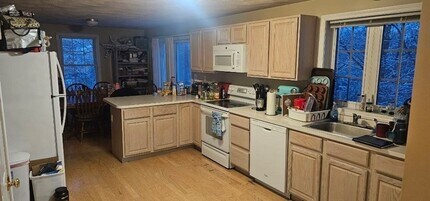 43 Juniper St in Billerica, MA - Building Photo - Building Photo