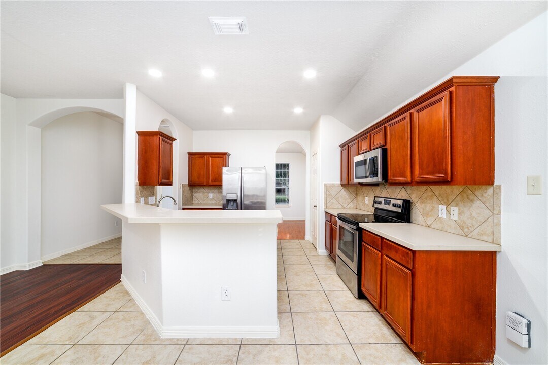 16727 Great Oaks Glen Dr in Houston, TX - Building Photo