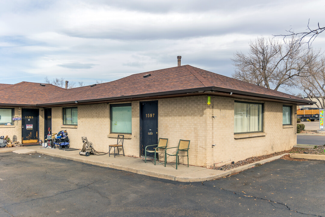 1597 Reed St in Lakewood, CO - Foto de edificio