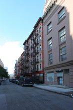 152 Baxter St in New York, NY - Building Photo - Building Photo