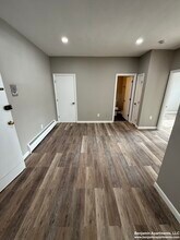 50 Evergreen St, Unit 14 in Boston, MA - Foto de edificio - Building Photo