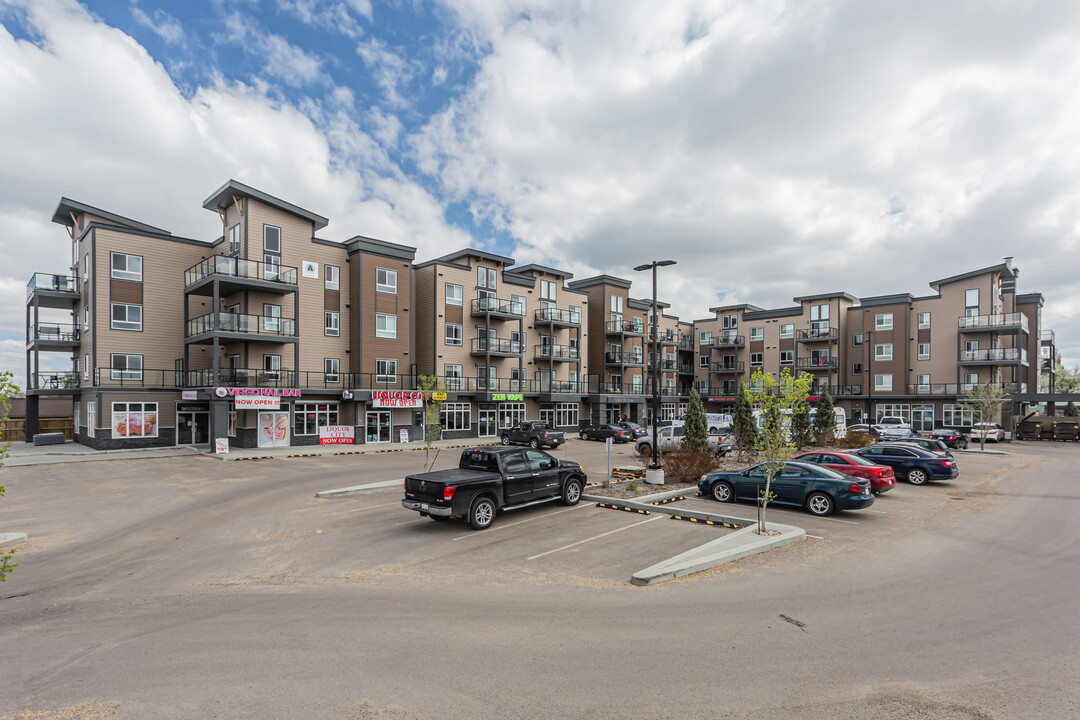 Stella Place in Edmonton, AB - Building Photo