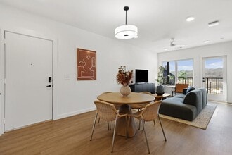 Terraces at High Mountain in Huntsville, AL - Building Photo - Building Photo