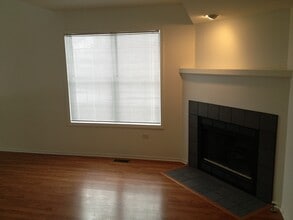 3527 Frontenac Ct in Aurora, IL - Building Photo - Building Photo