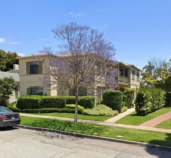 1286 Devon Ave, Unit 3
