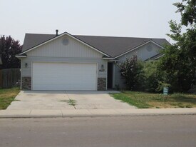 627 Prince Ave in Wilder, ID - Building Photo