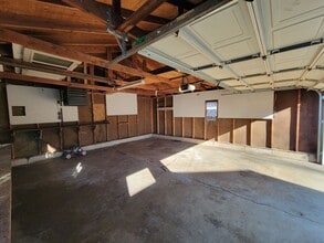 1015 W 5th St in Cedar Falls, IA - Building Photo - Building Photo