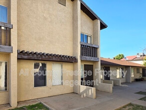 2434 E Waltann Ln in Phoenix, AZ - Building Photo - Building Photo