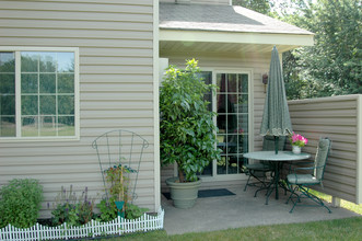 Woodmount Townhomes in Cottage Grove, MN - Building Photo - Building Photo