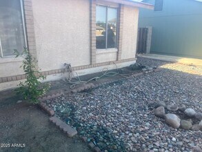 6231 W Zoe Ella Way in Glendale, AZ - Foto de edificio - Building Photo