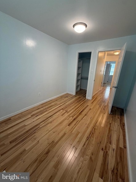 property at 28 Oak Shadows Ct