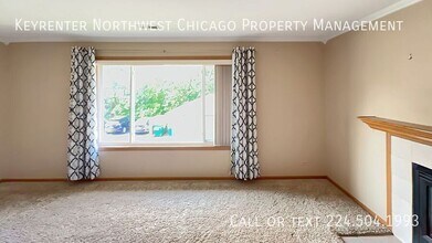 490 Westwood Ct in Crystal Lake, IL - Building Photo - Building Photo