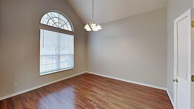 113 Berkshire Dr in Edmond, OK - Building Photo - Building Photo