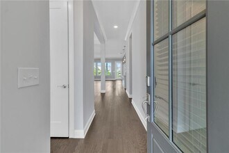 6813 Bungalow Road in Flowery Branch, GA - Building Photo - Building Photo