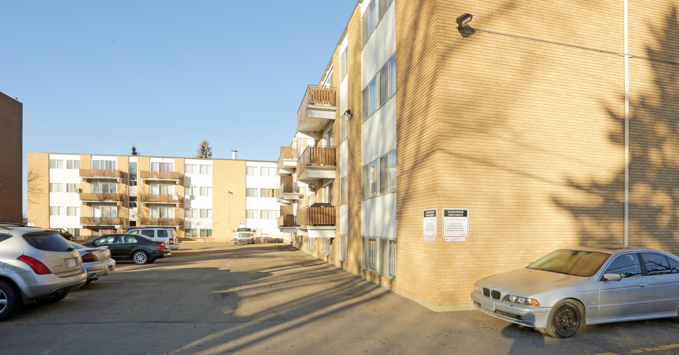 Glengordon Apartments in Edmonton, AB - Building Photo