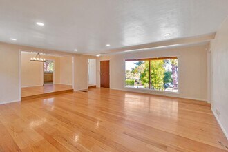 940 Black Mountain Rd in Hillsborough, CA - Building Photo - Building Photo