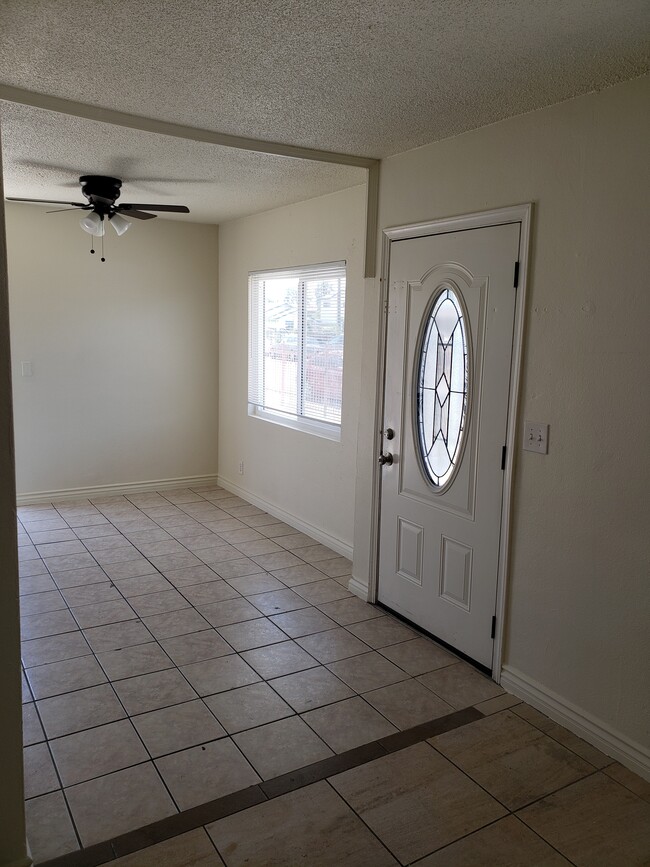 1010 Wallgreen St in Placentia, CA - Building Photo - Building Photo