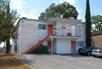 Pioneer Apartments in Austin, TX - Building Photo - Building Photo