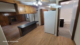 1038 9th St in Charleston, IL - Building Photo