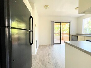 128 Avenida Las Brisas in Oceanside, CA - Building Photo - Building Photo