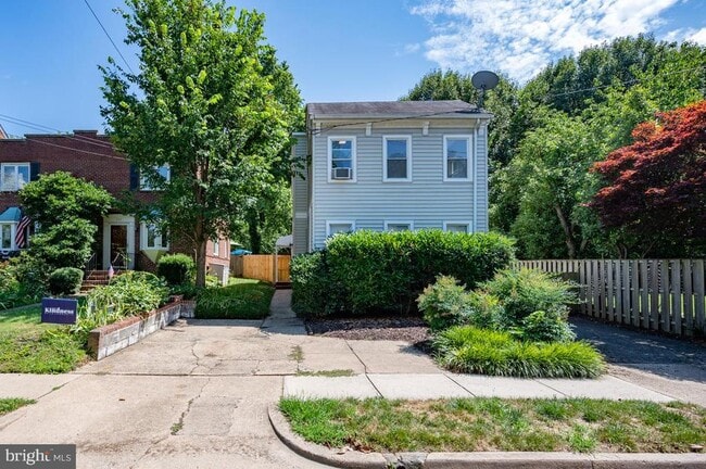 property at 207 E Nelson Ave