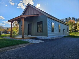 24 Steele Dr in Woodstock, NH - Building Photo